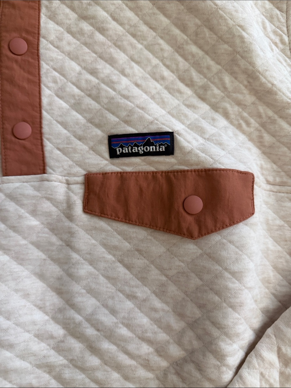 Patagonia Cream Quilted Zip-Style Pullover with Brown Trim - Picture 2 of 7